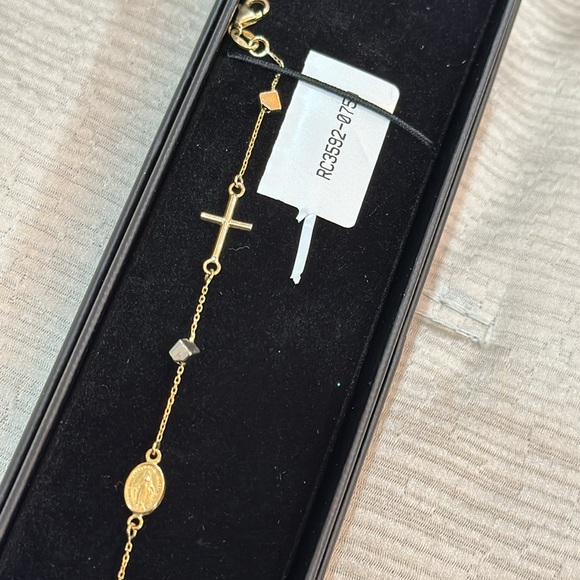 Tri Color Cross bracelet - Picture 3 of 5